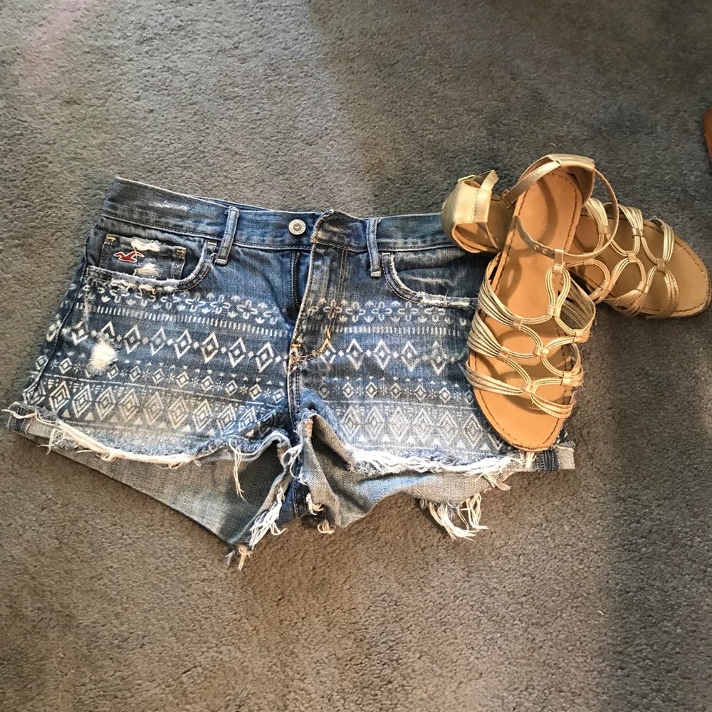 Hollister High-Waisted Short Shorts w/Detailing